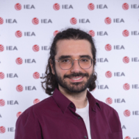 Headshot of Gustavo Sabbag