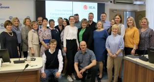 Sabine Meinck, Plamen Mirazchiyski and workshop participants